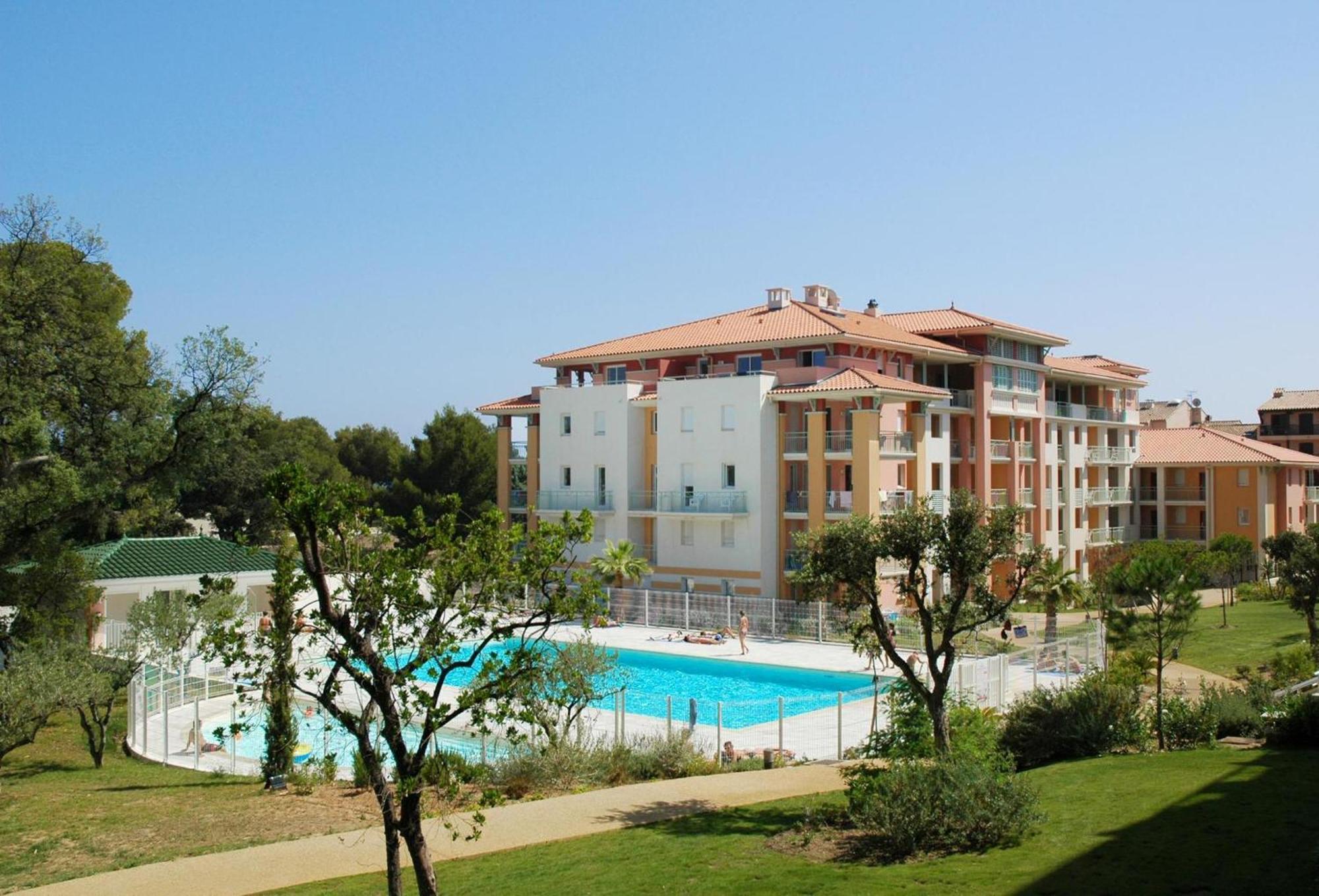 Vacanceole - Les Calanques Du Parc Frejus Exterior photo